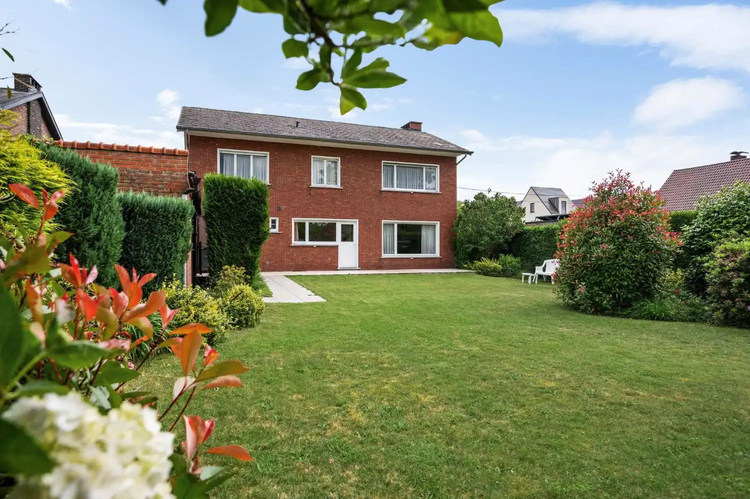 RUIME WONING MET 4 SLK EN GARAGE OP PERCEEL VAN 1.625 m²! foto 3