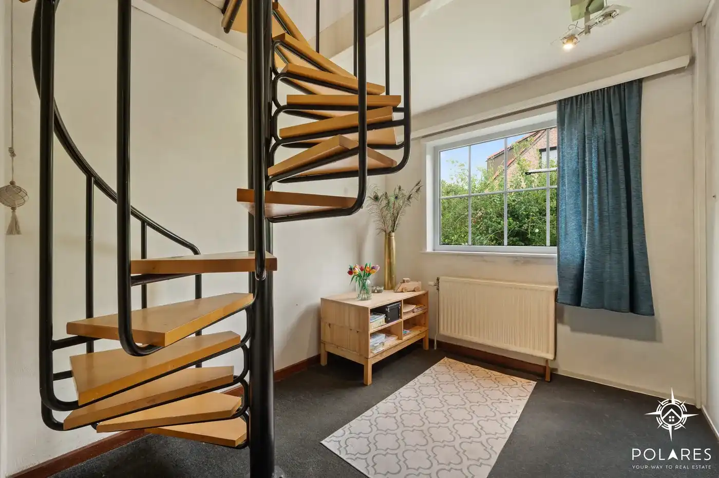 Ruime woning met 4 slaapkamers en mogelijkheden voor thuiskantoor of vrij beroep . foto 14