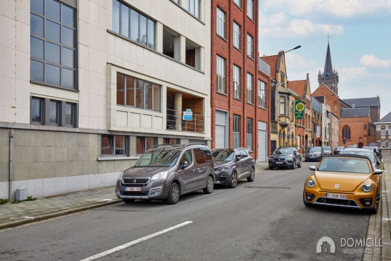 Roeselare-centrum. Modern appartement met 2 slaapkamers, gezellig terras en op een centrale ligging. foto 16