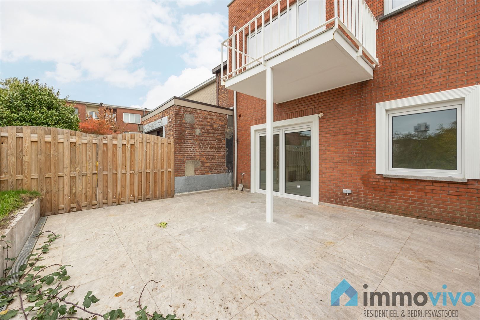 Prachtig gerenoveerd gelijkvloers appartement met één slaapkamer en privé tuin foto 4