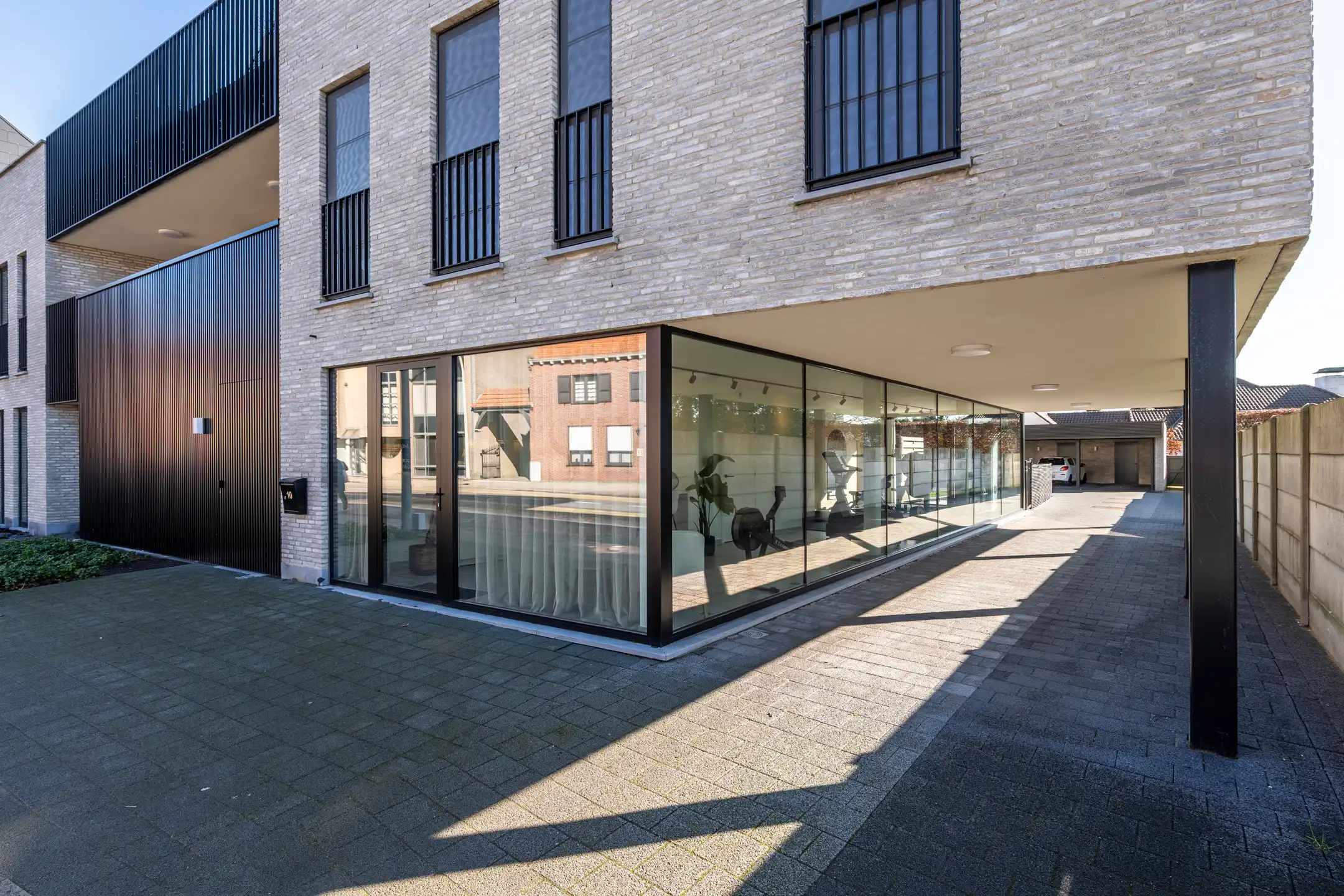 Handelsruimte van ca 60 m² met parking en tuin in Poppel. foto 9