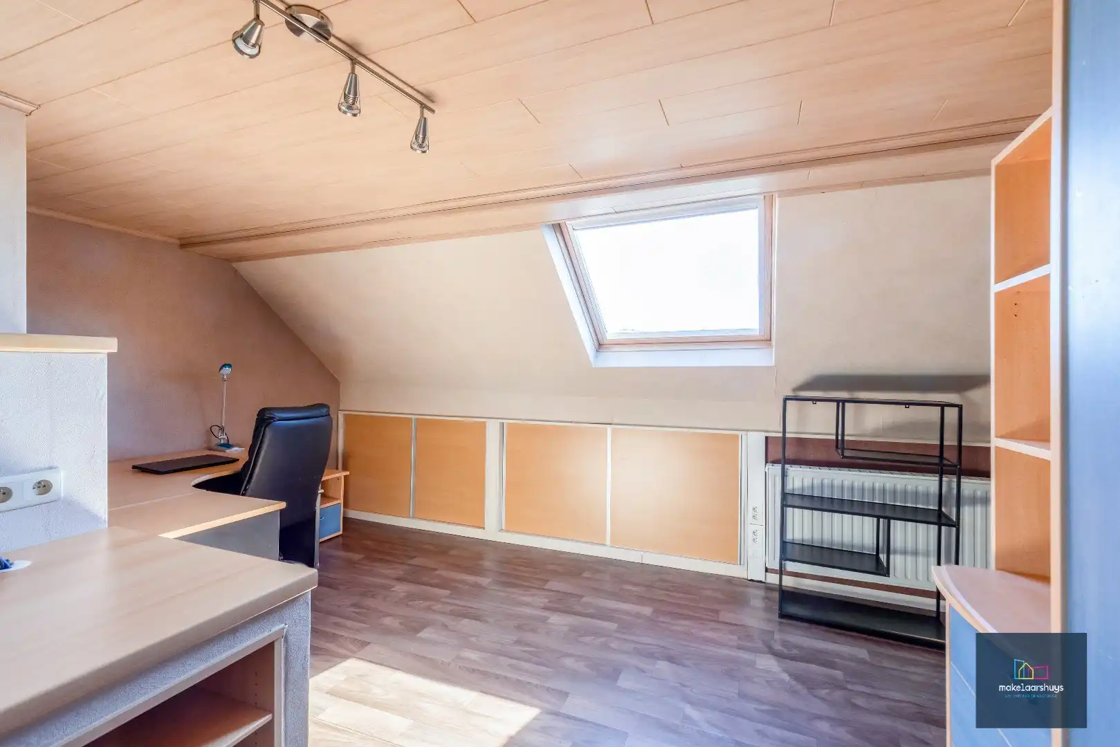 Ruime en instapklare gezinswoning met 4 slaapkamers en stadstuin  foto 21