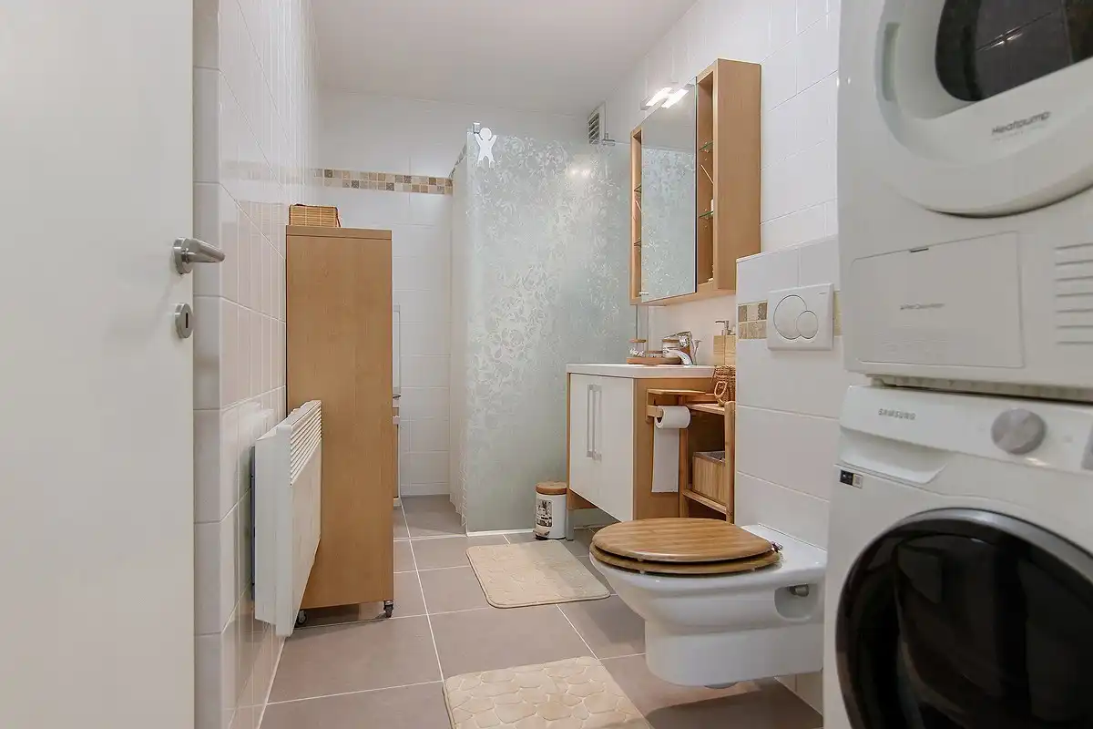 Verzorgd appartement met 2 slaapkamers,  groot terras en lift foto 28