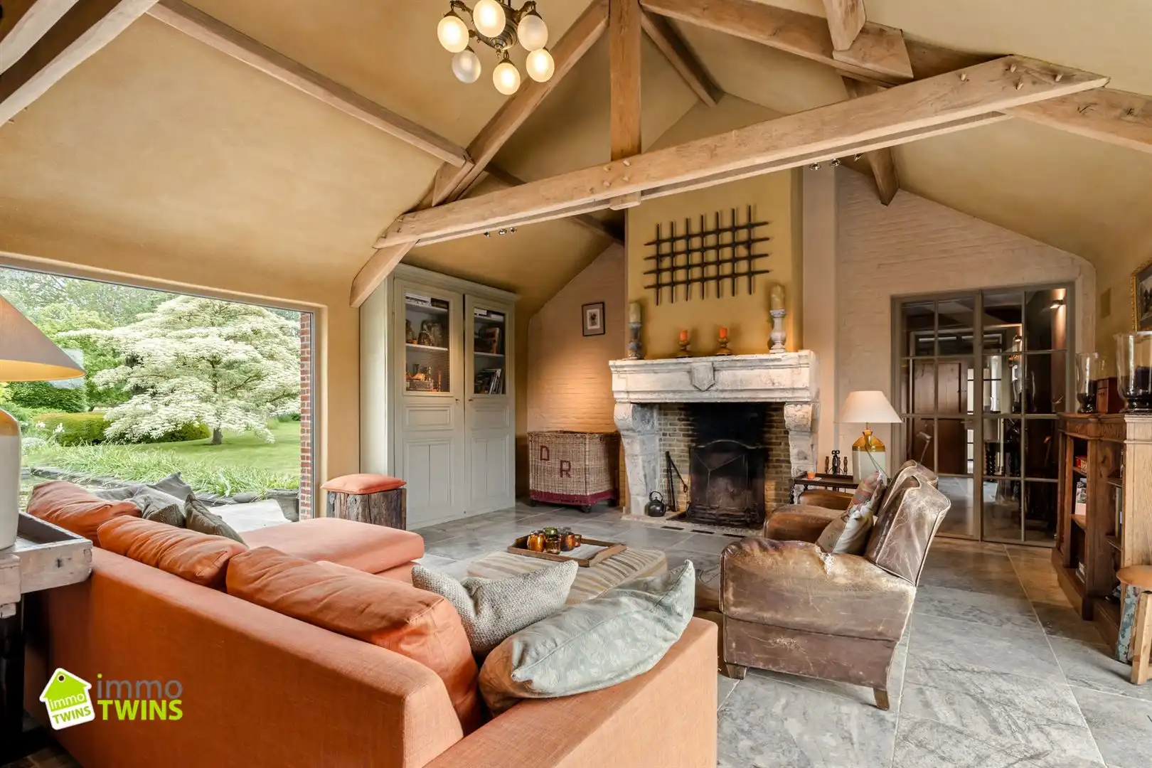 Exclusief wonen in de geliefde gerenoveerde Patershoeve te Buggenhout  foto 4