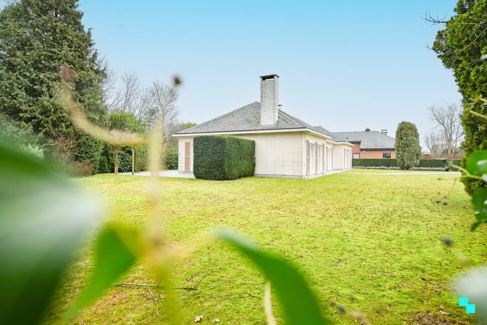 Riante, karaktervolle residentiële bungalow te Waregem foto 24