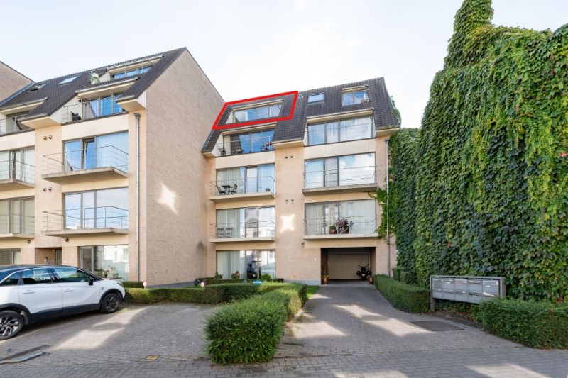 Instapklaar appartement in het hart van Lokeren! foto {{pictureIndex}}