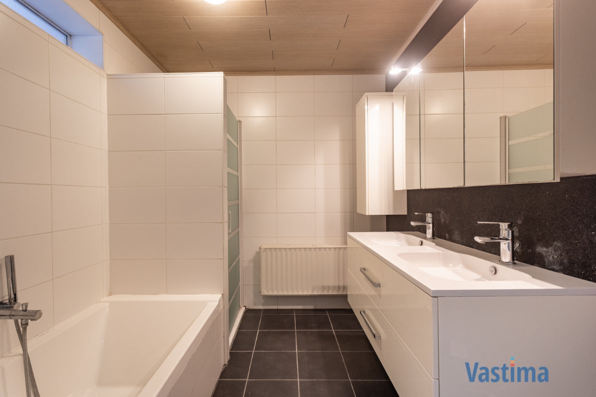 Instapklaar gelijkvloersappartement met 2 slaapkamers en zeer ruim terras foto 10