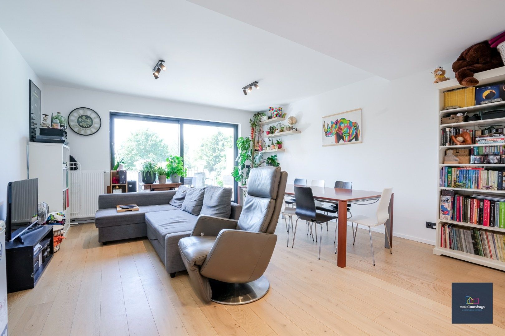 Instapklaar 2 slp. appartement met terras en grote gemeenschappelijke tuin.  foto 2