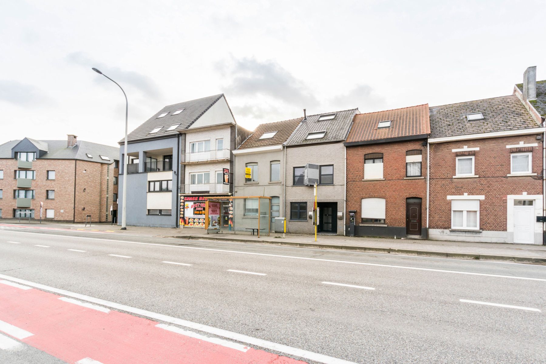 Instapklare rijwoning met 2 slaapkamers, zonneterras en tuin foto 3