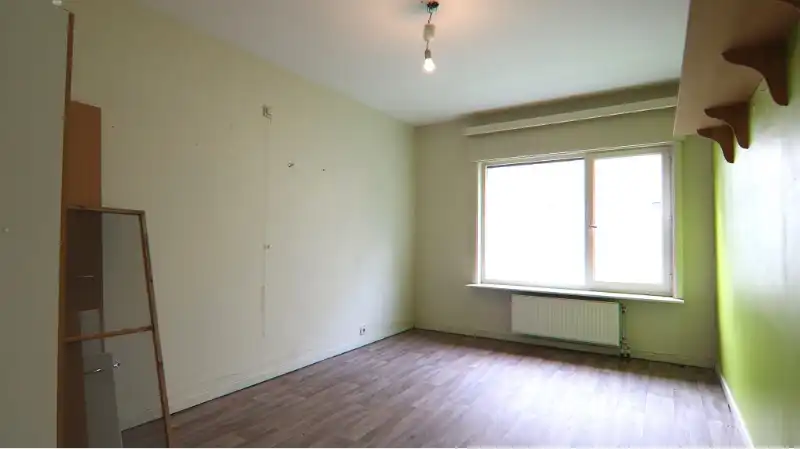 Comfortabel 2-slaapkamerappartement met GARAGE te koop in Sint-Michiels Brugge foto 4