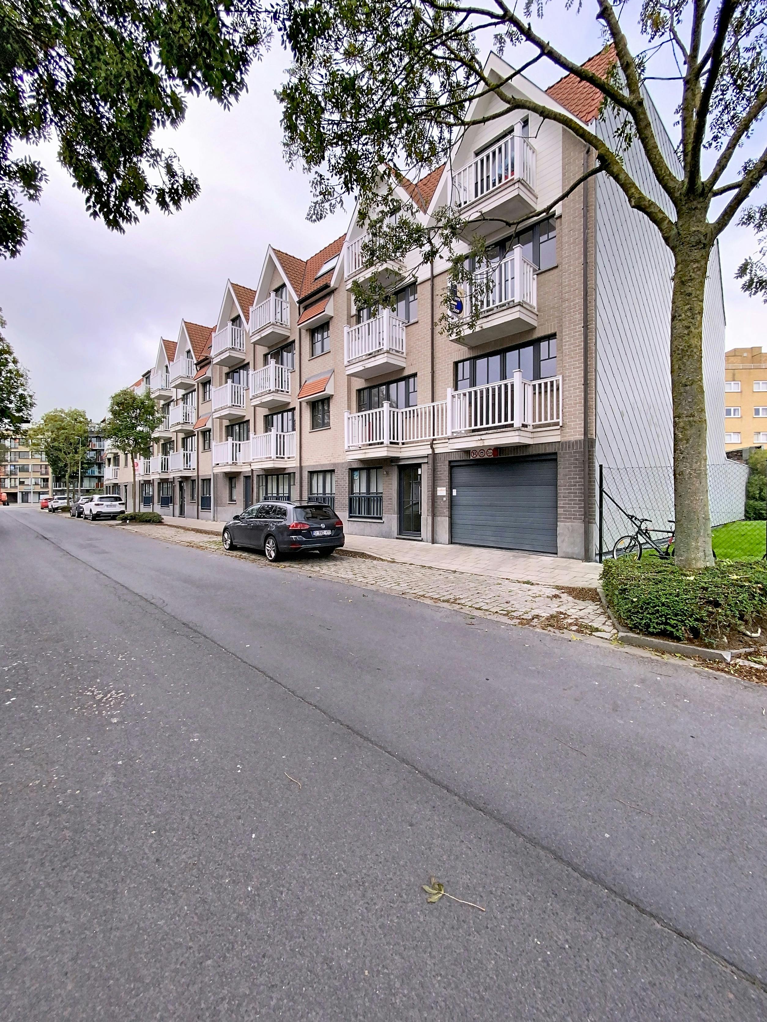 Ruime garagebox te koop dichtbij de jachthaven in Zeebrugge foto 2