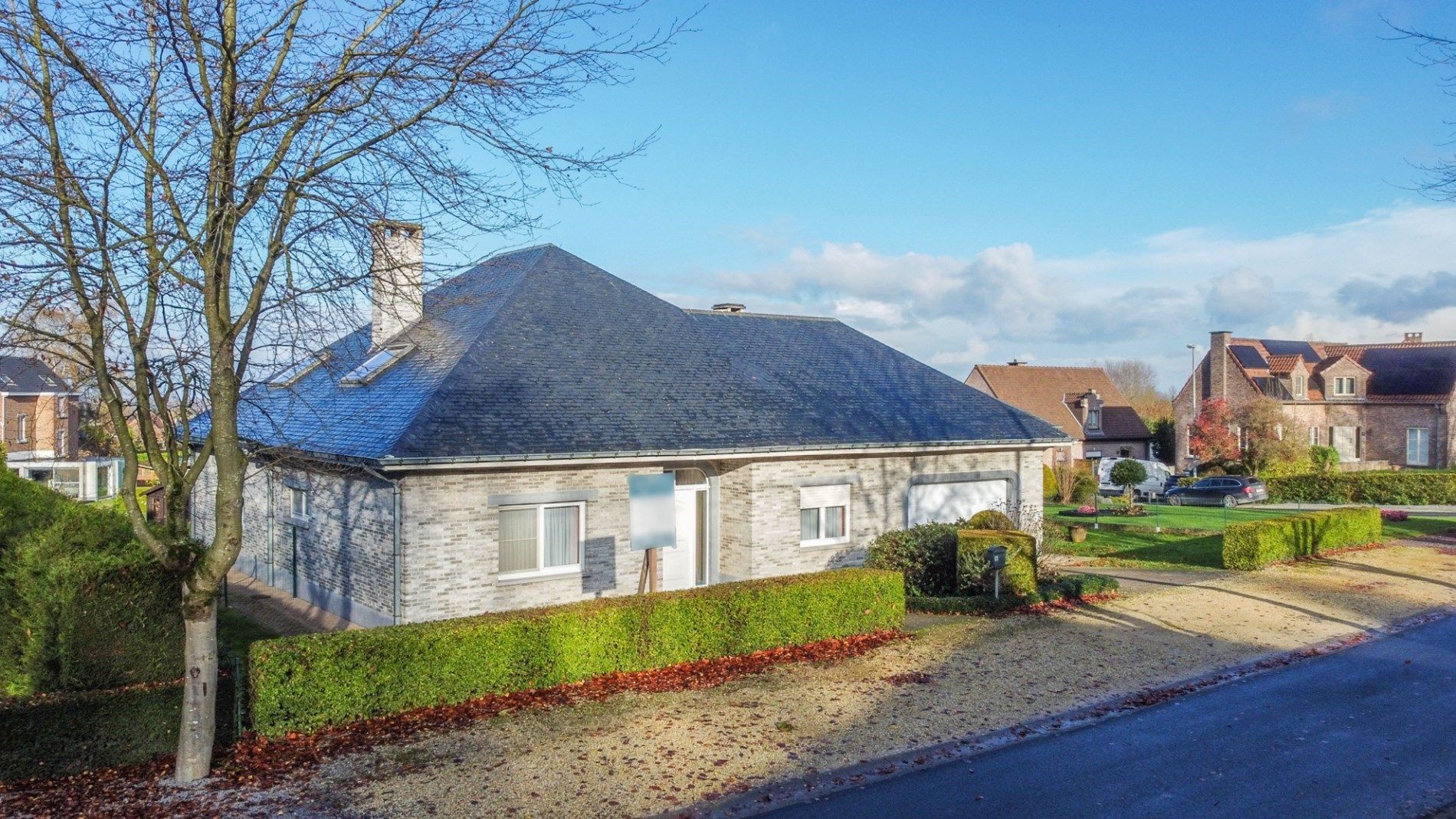 Een kwalitatieve, ruime (350m²) villa! foto {{pictureIndex}}