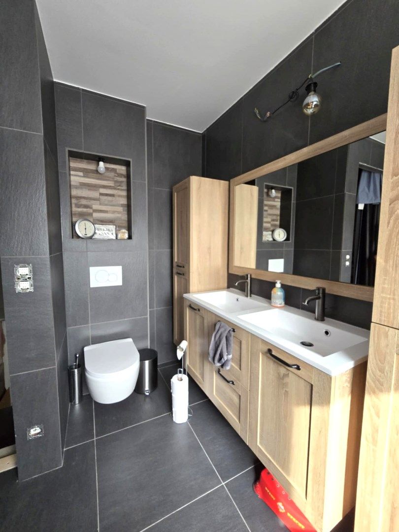 Ruime, nog licht af te werken woning gelegen te Eppegem. foto 15