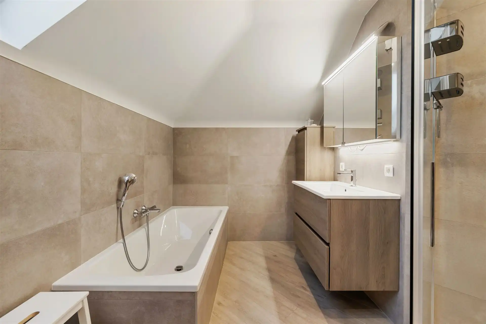 Instapklare gezinswoning met 3 slaapkamers nabij het centrum foto 10