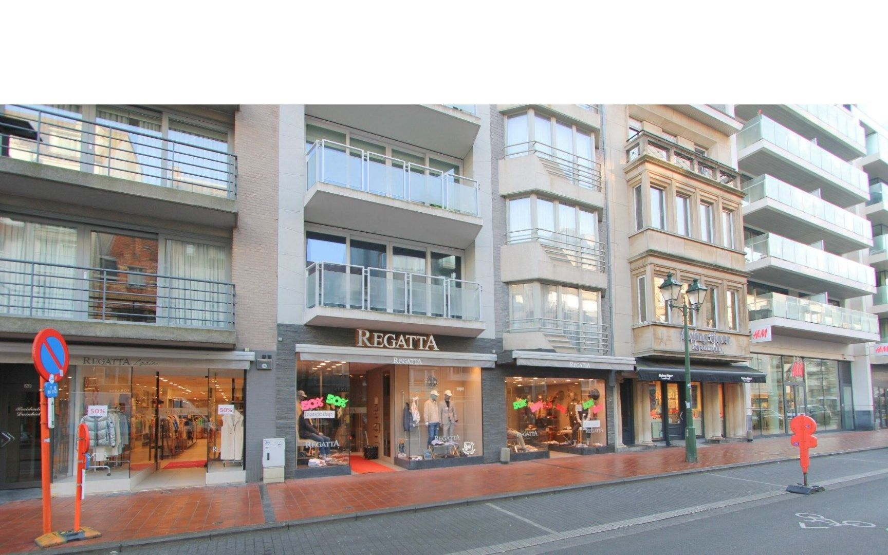 centraal gelegen handelspand Lippenslaan 248 te huur  foto 13