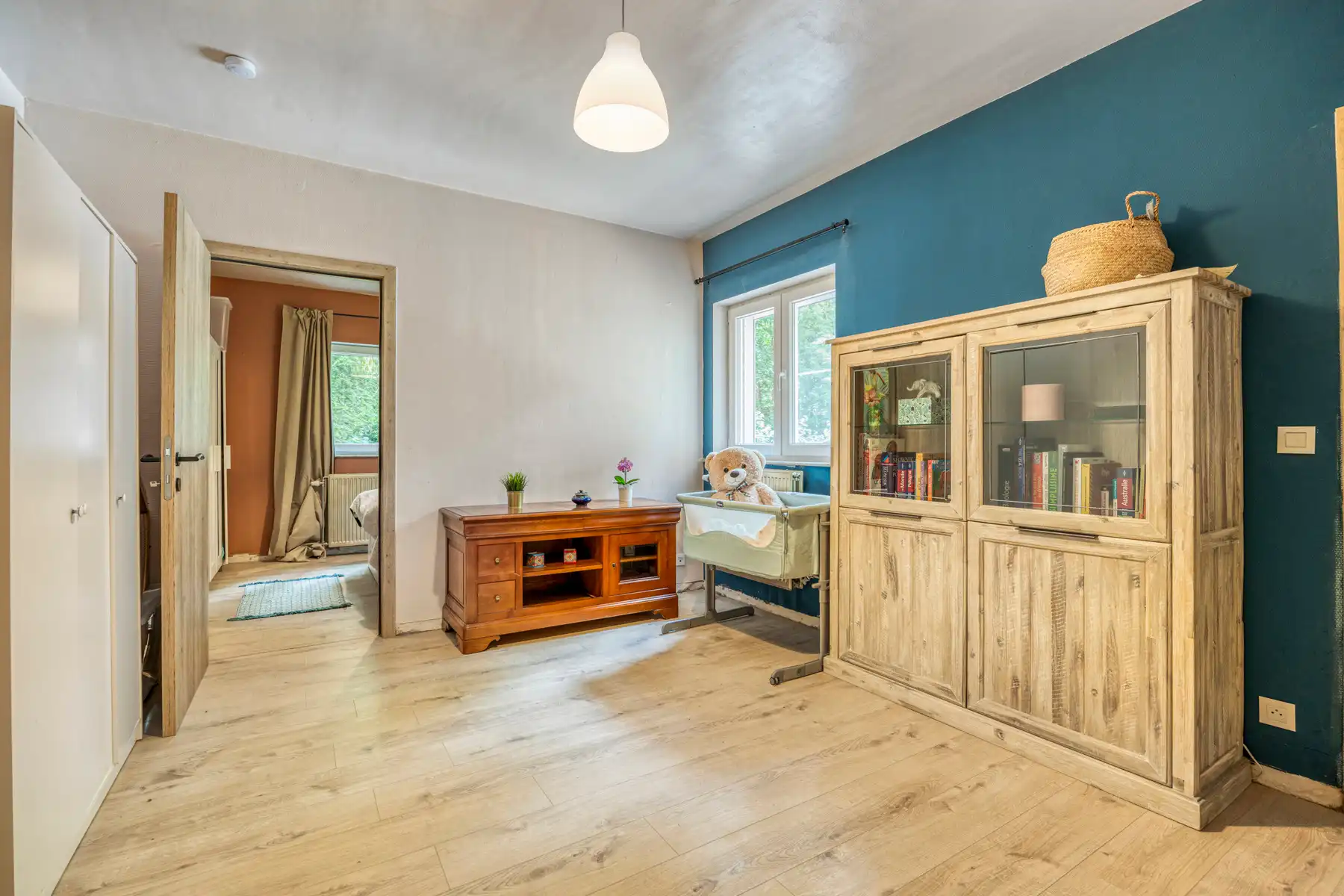 Zeer ruime gerenoveerde woning (± 398 m²) op een perceel van ± 60 are in het prestigieuze Bois de Strihoux foto 24