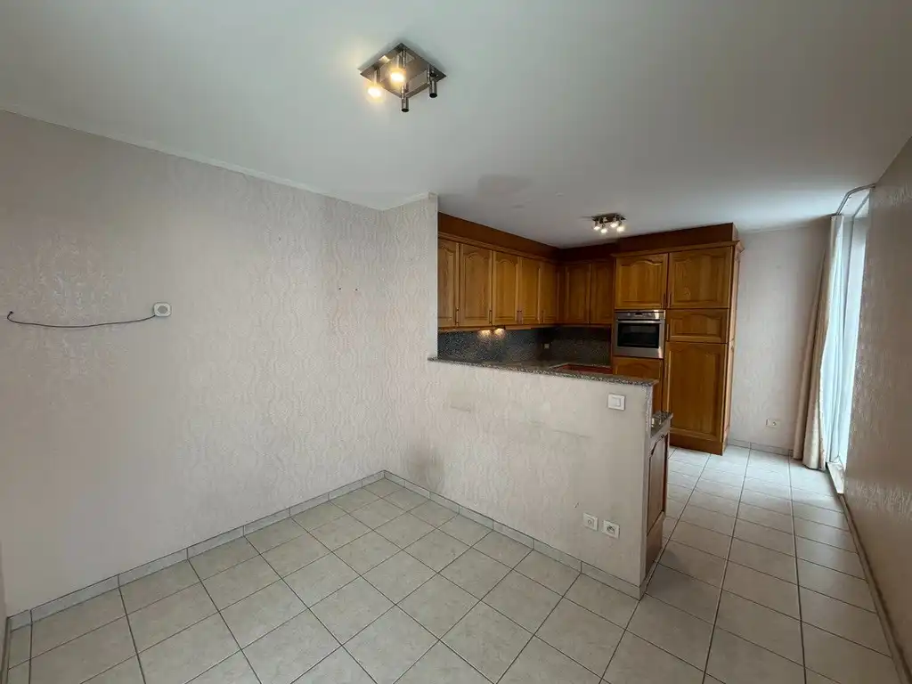 Genk-centrum, Oude Markt 4 bus 11: Ruim en energiezuinig appartement (133 m²) met 2 slaapkamers, overdekt terras, dubbele autostaanplaats en kelderberging. foto 11