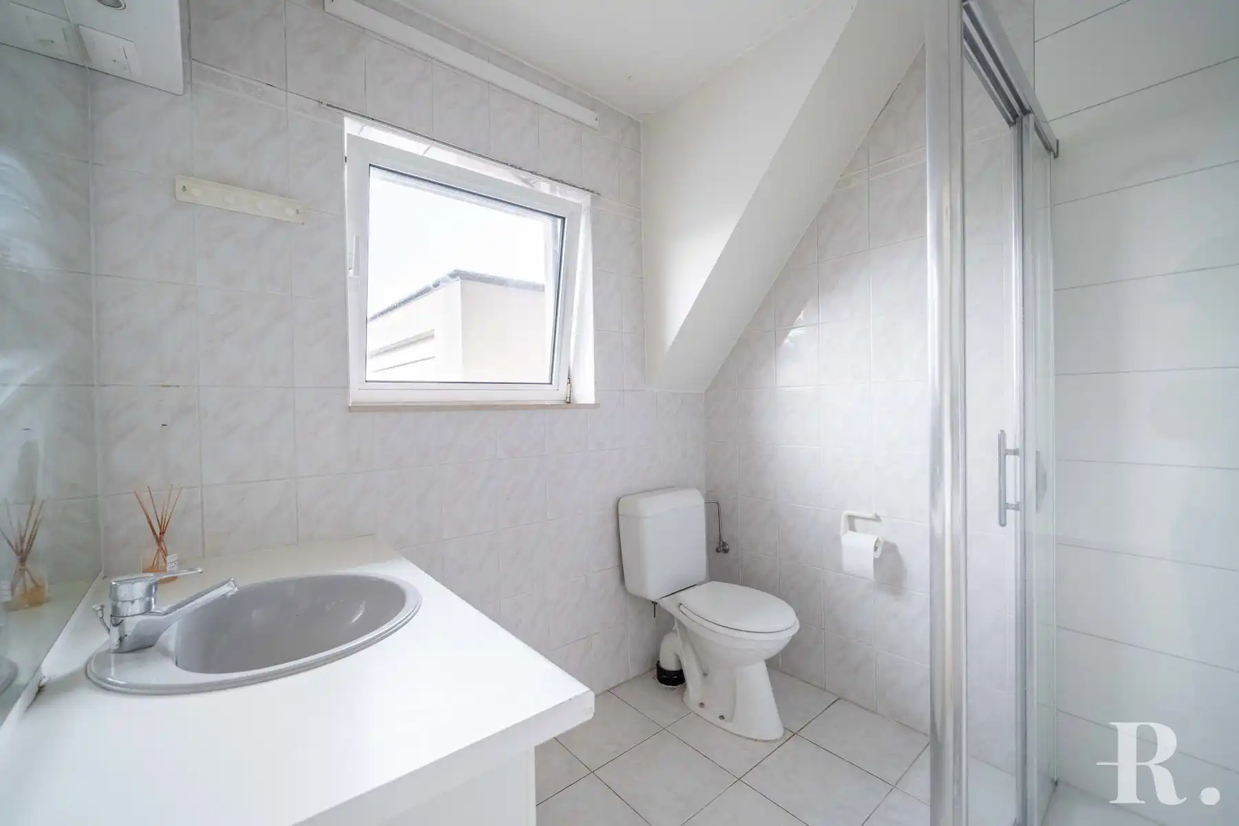 Ruim duplex dakappartement op goede locatie foto 11