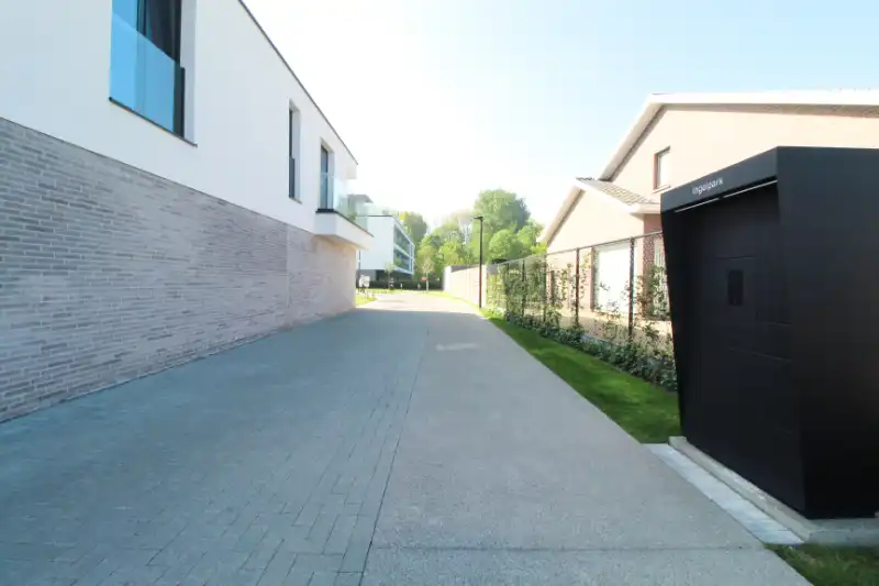 Modern en lichtrijk appartement te huur in Ingelmunster foto 18