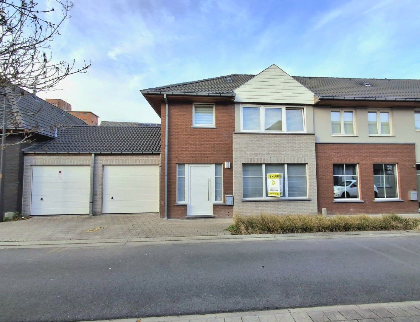 GEZELLIGE GEZINSWONING IN HET CENTRUM VAN AARSELE  foto {{pictureIndex}}