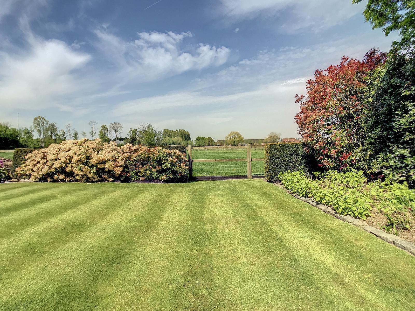 Villa met paardenboxen nabij het centrum foto 5