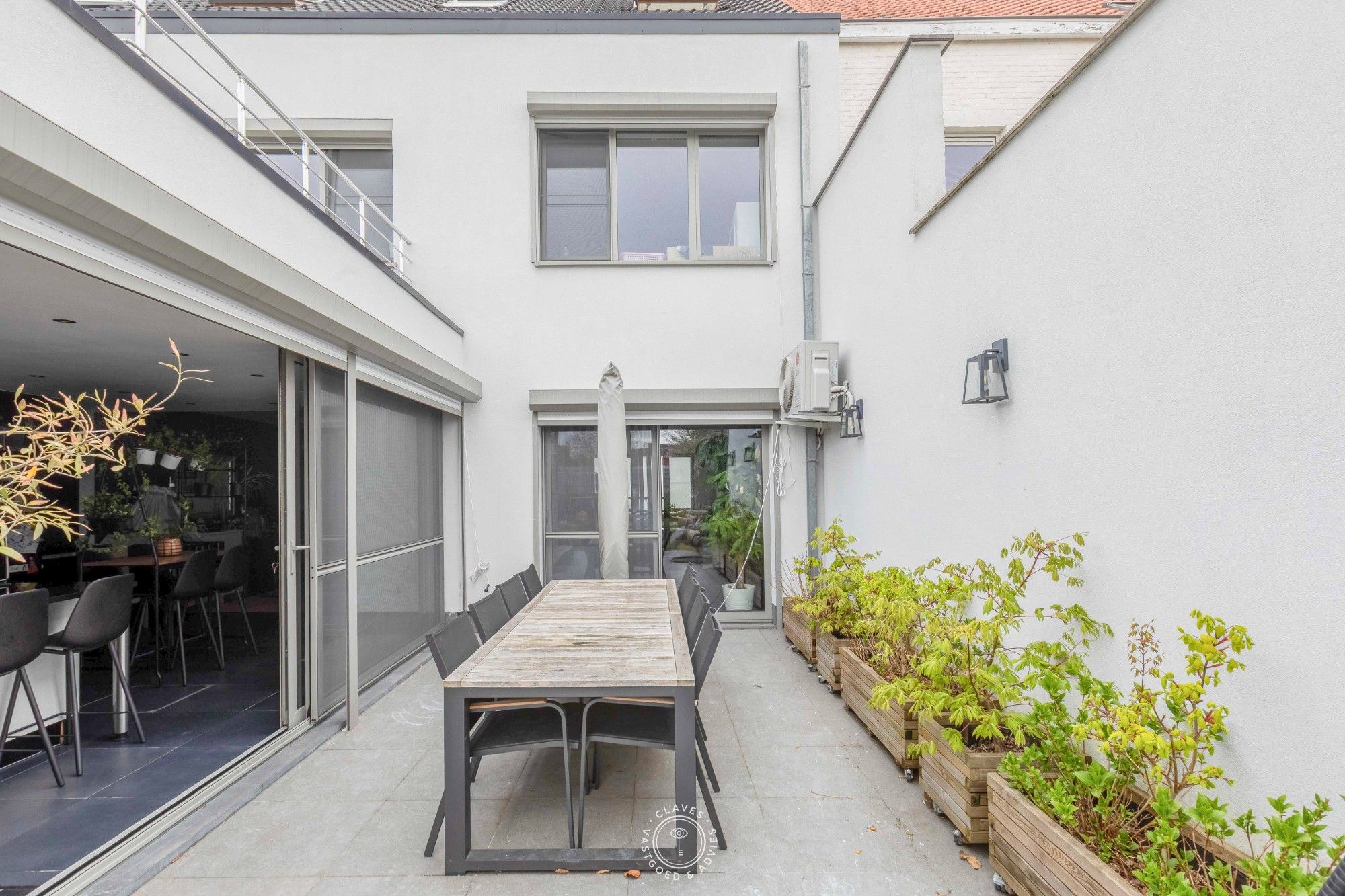 Instapklare gezinswoning met 5 slaapkamers foto 9