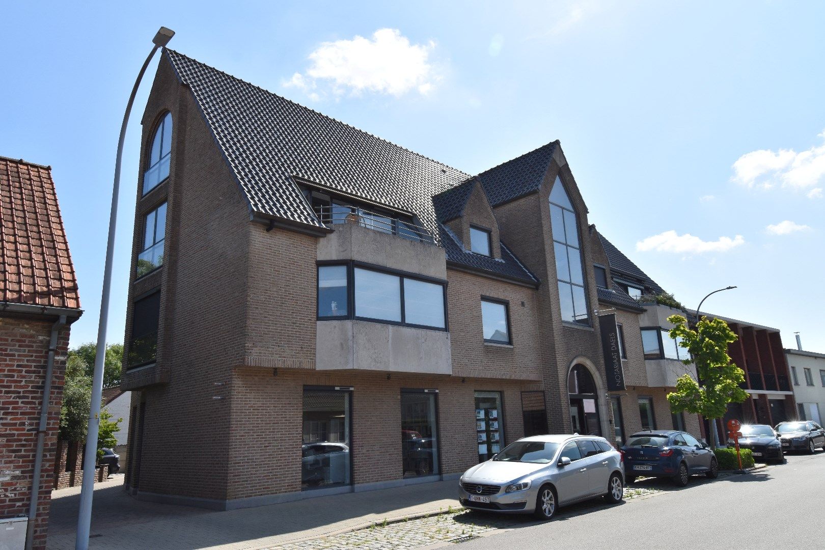 Prachtig, lichtrijk en ruim 3 slaapkamer dak appartement in Rollegem foto {{pictureIndex}}