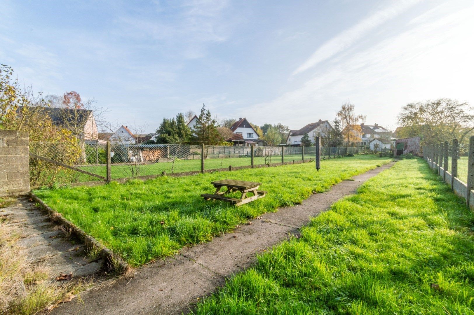 Veder af te werken woning met 4 slaapkamers & loods ! foto 12