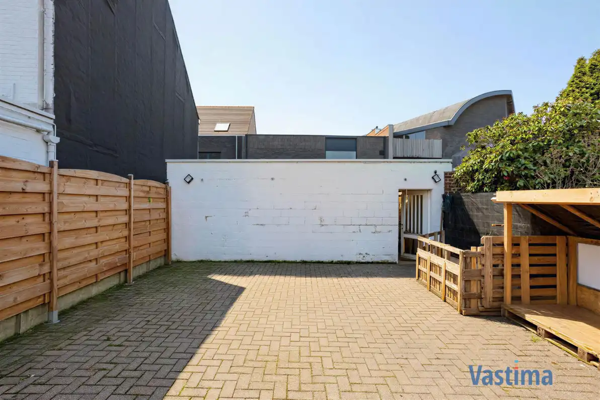 Uniek pand bestaande uit 2 woongelegenheden, garage en buitenruimte foto 31