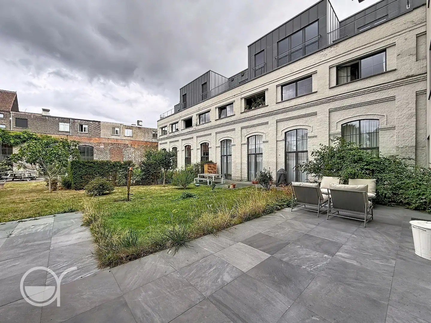 Ruim gelijkvloers appartement met terras, tuin en autostaanplaats in Gent foto 13