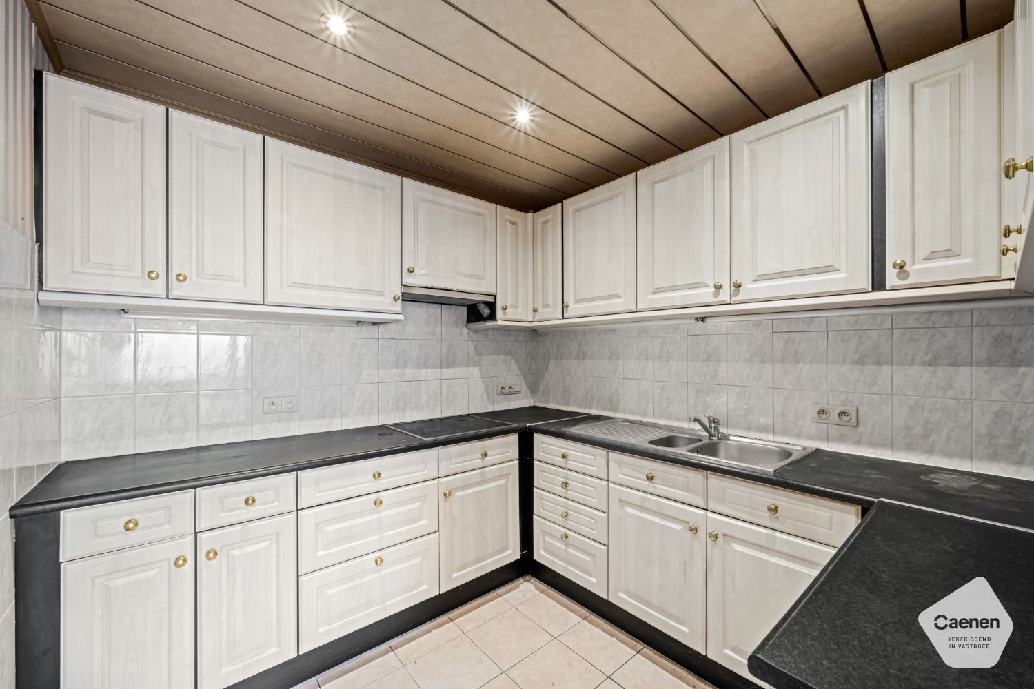 Te renoveren appartement met 1 slaapkamer en prachtig frontaal zeezicht. foto 9