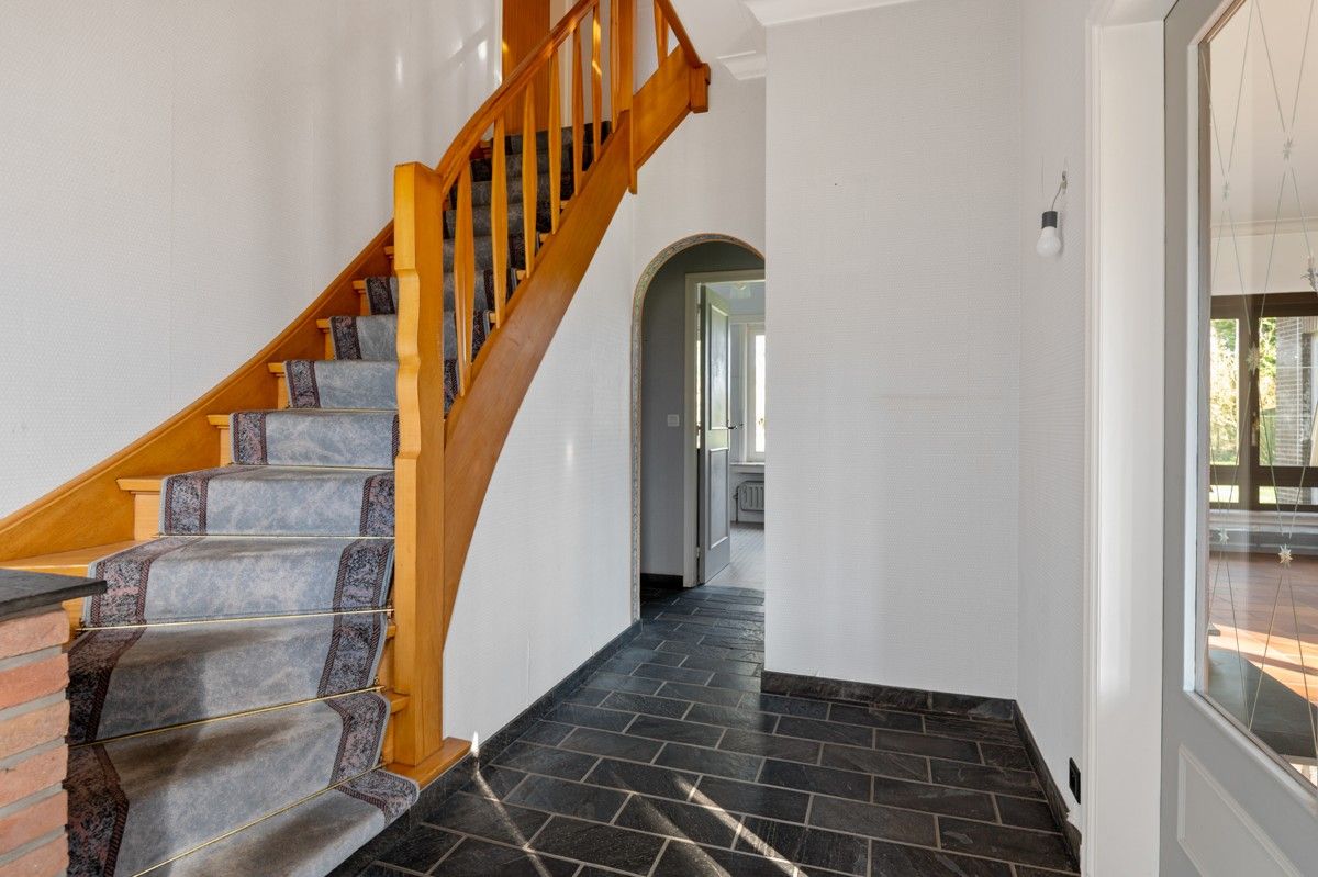 Charmant te renoveren woning op 2192m² aan de voet van het Zoerselbos. foto 3