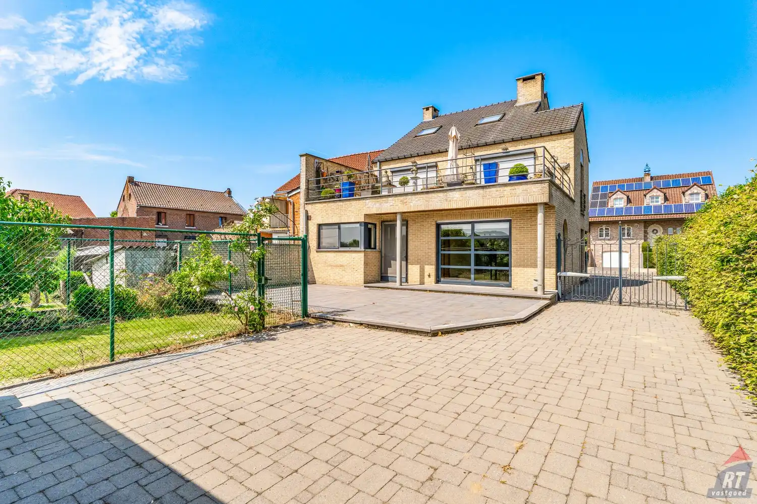 Gelijkvloers appartement met 2 slaapkamers, ruim terras en garage in Tongeren-Borgloon foto 14