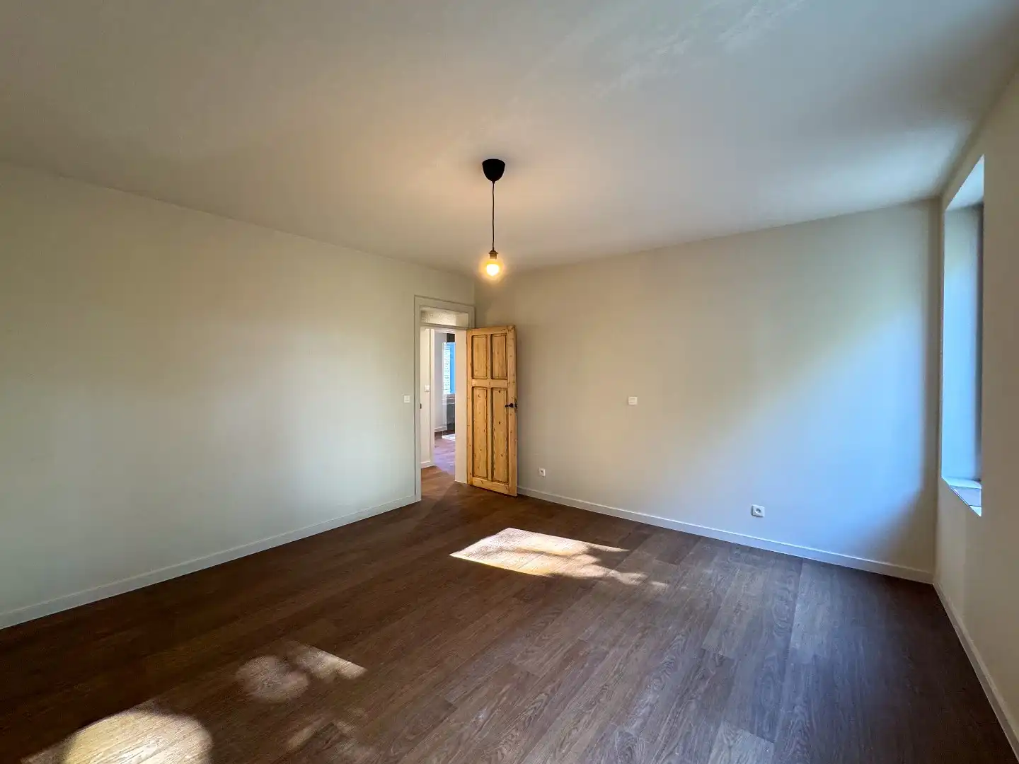 Prachtig gerenoveerde woning met 3 slaapkamers en tuin. foto 10