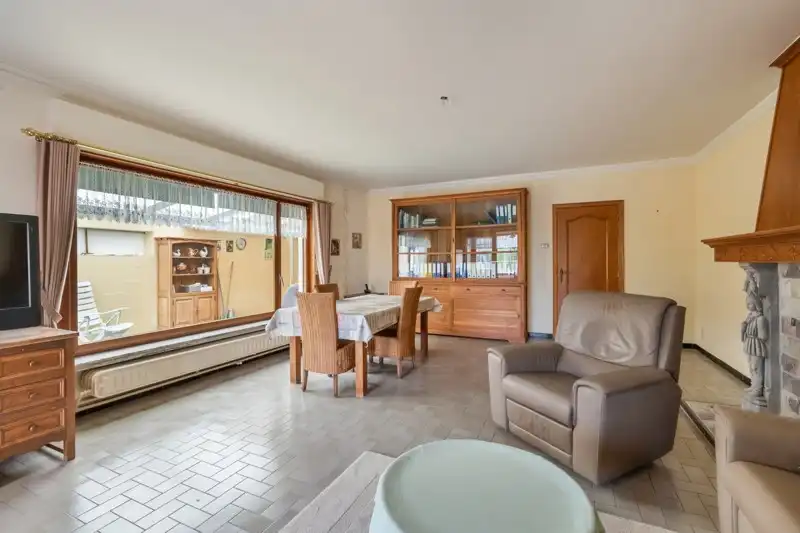 Ruime woning met garage in het centrum van Waanrode foto 8
