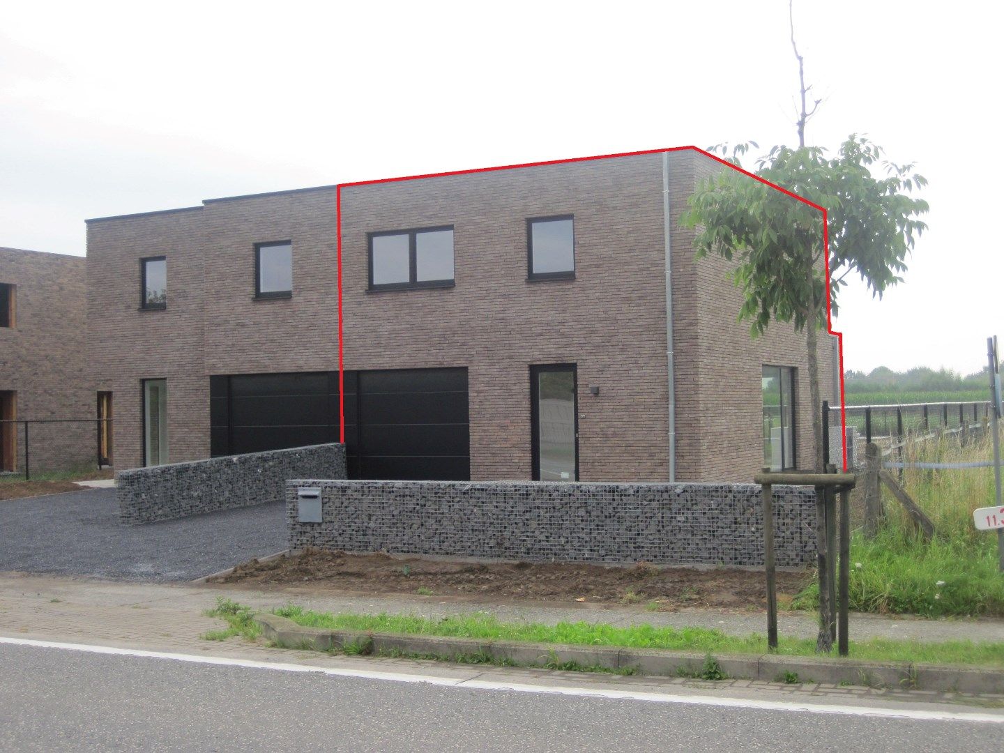 Eigentijdse nieuwbouwwoning foto 1