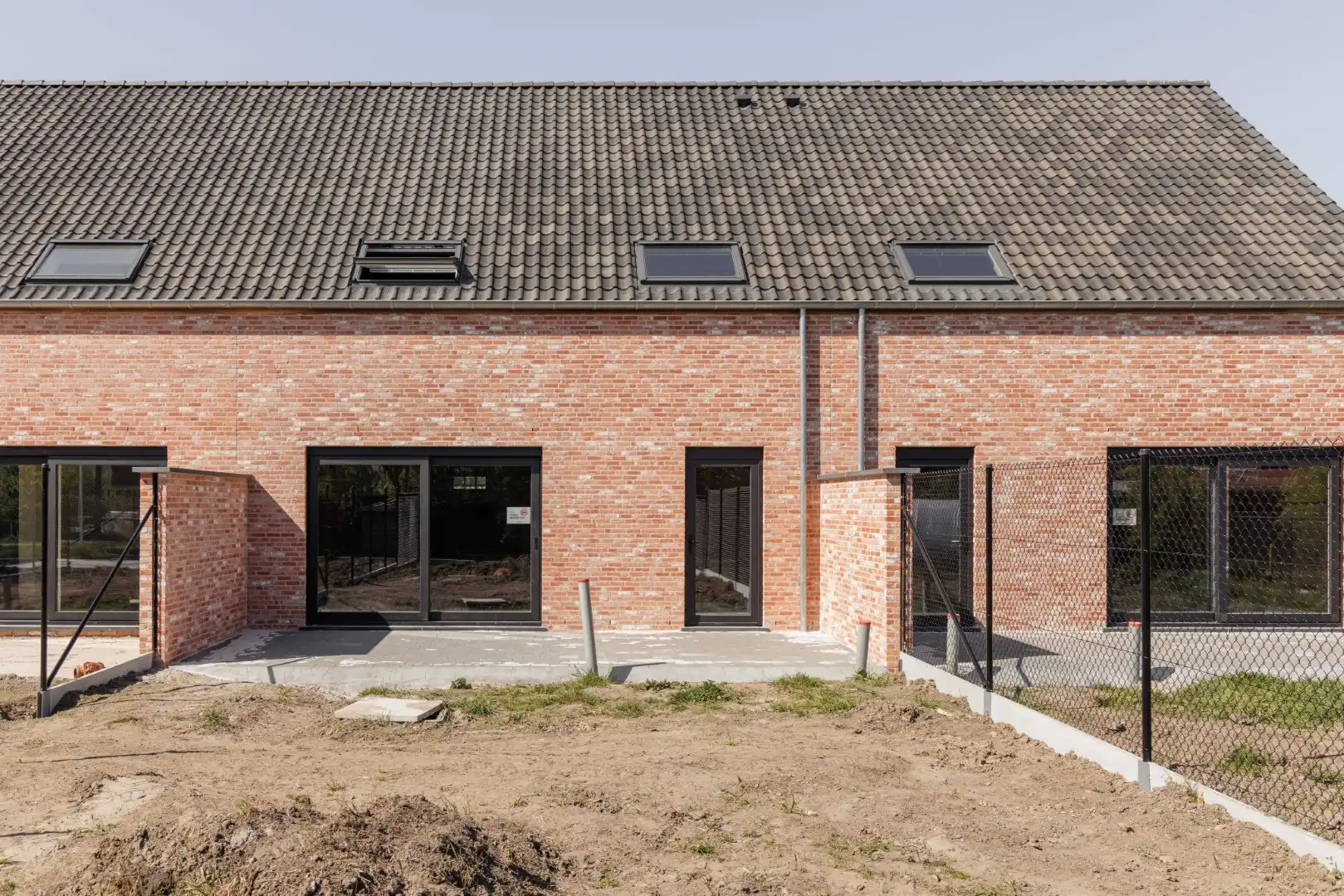 Ruime energiezuinige woning in groene wijk foto 7