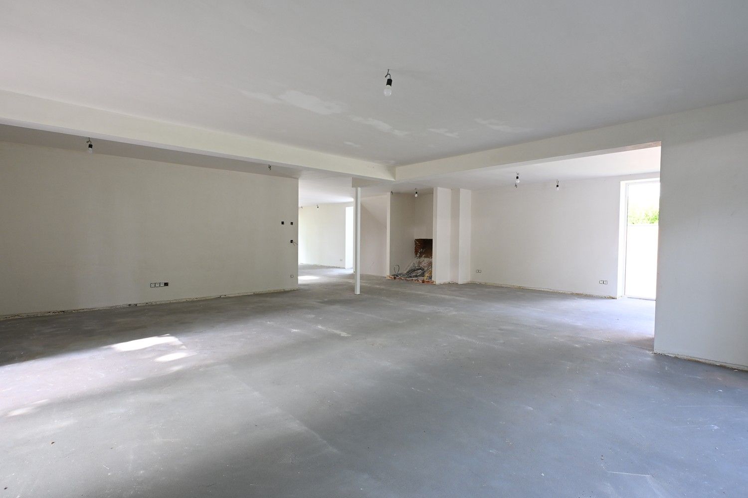 Exclusieve villa met zwembad en topafwerking op 16a50ca in Maasmechelen foto 6