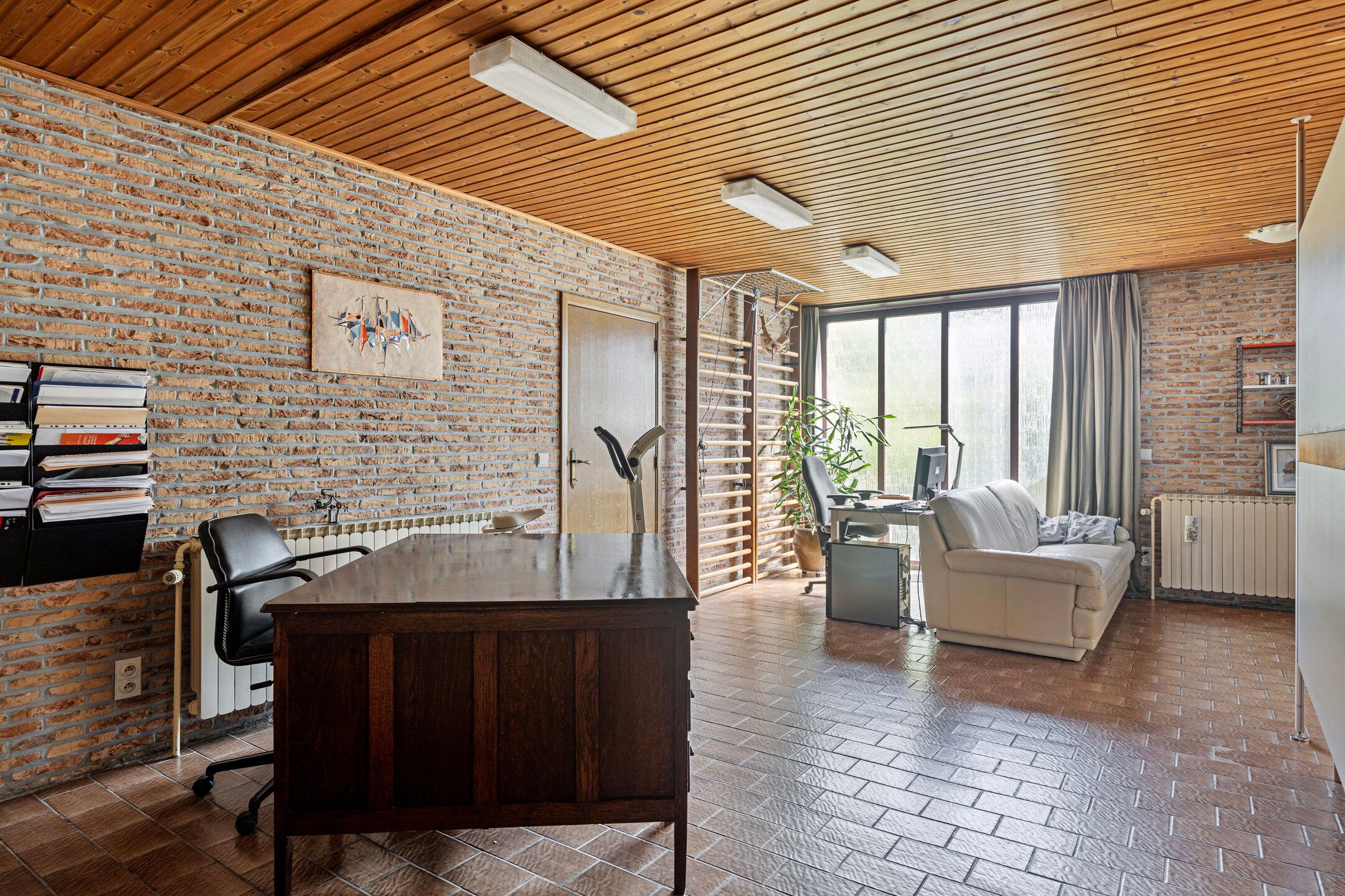 Ruime woning met veel potentieel foto 20