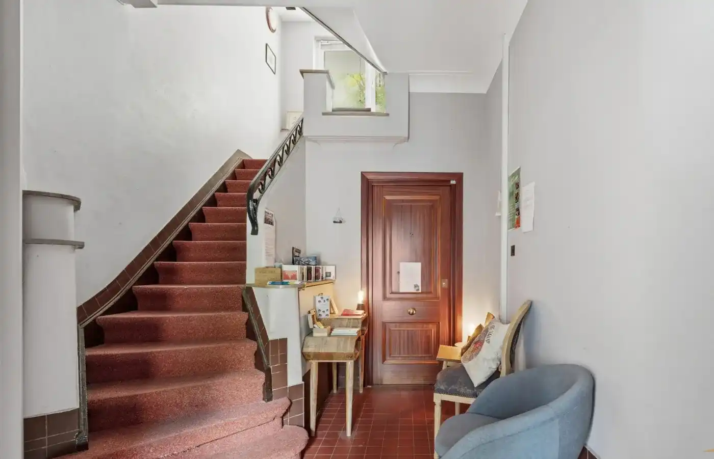 Gelijkvloers appartement met prachtige tuin én polyvalent bijgebouw! foto 3