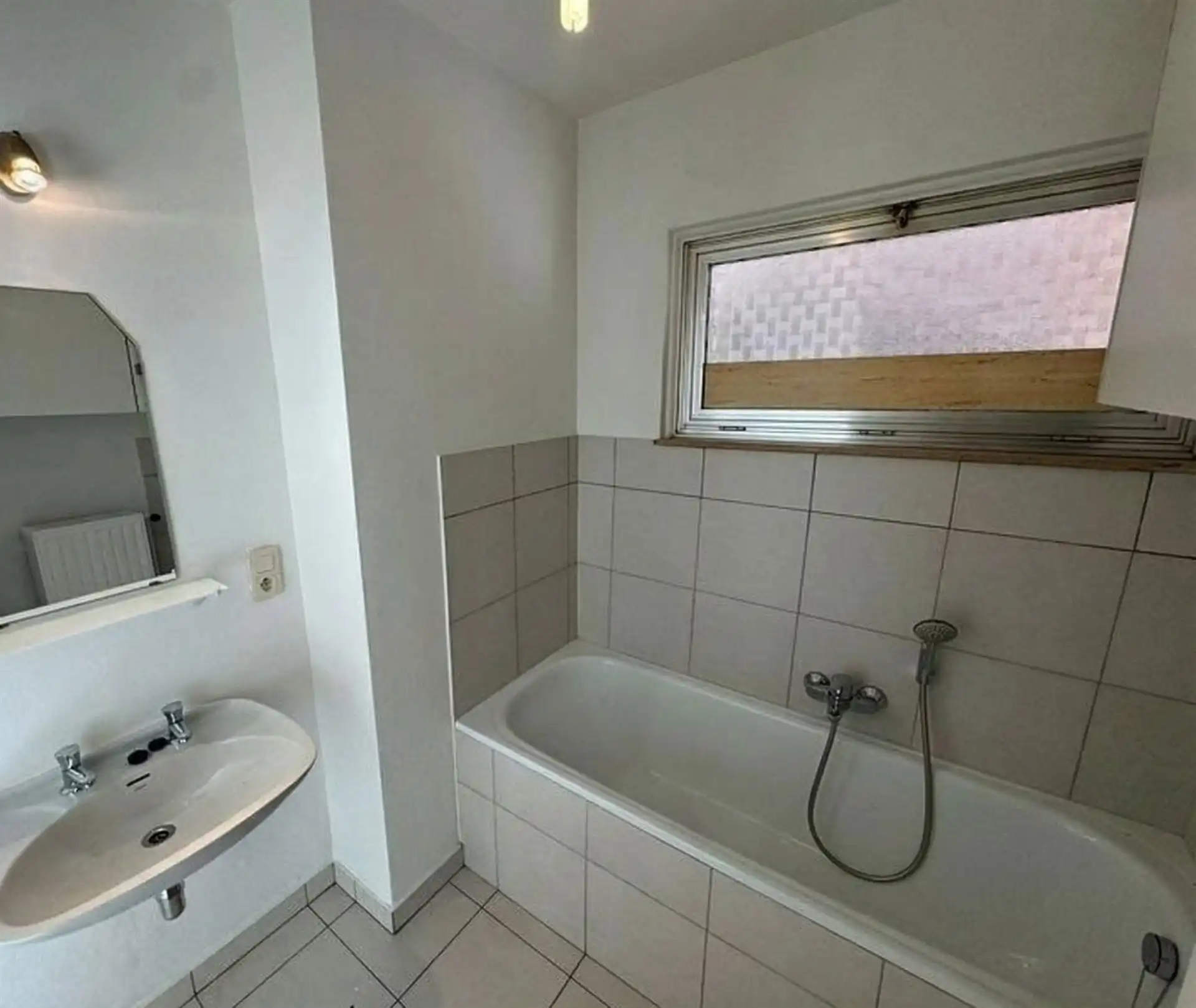 Gelijkvloers appartement met garage foto 4