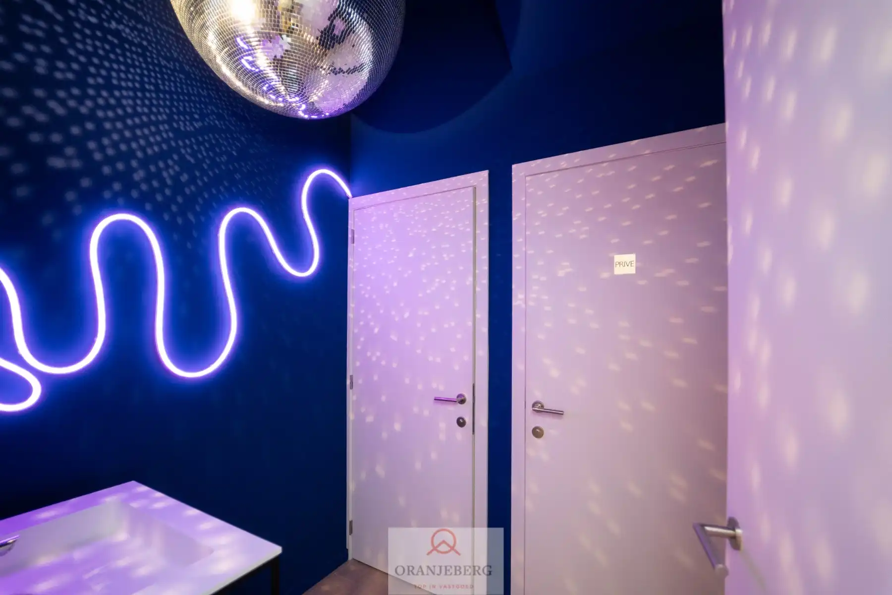 Ruim hoekpand dichtbij station Gent-Sint-Pieters ! foto 15