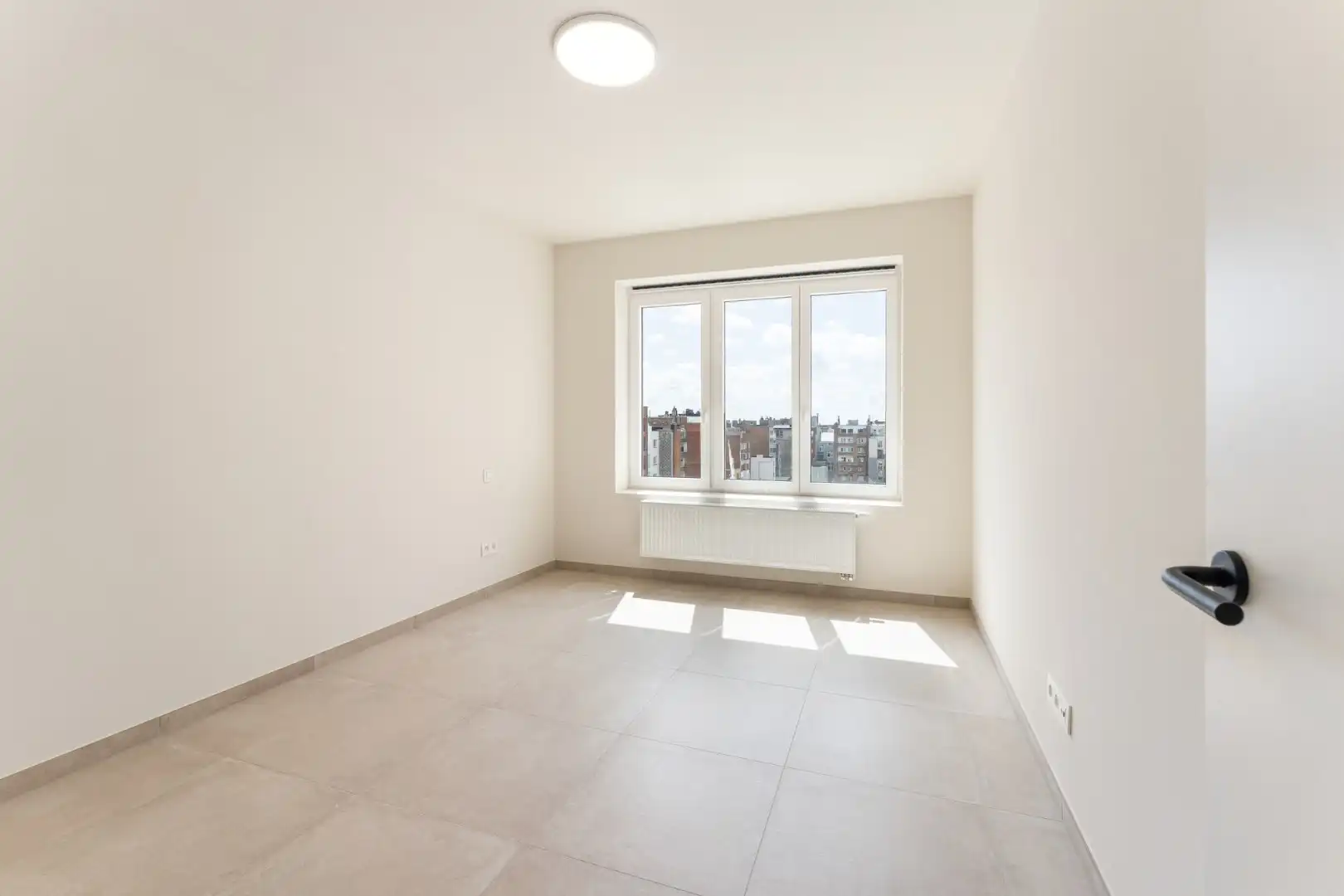 SCHITTEREND VERNIEUWD 2 SLPK APP MET ZIJDELINGS ZICHT OP ZEE foto 4