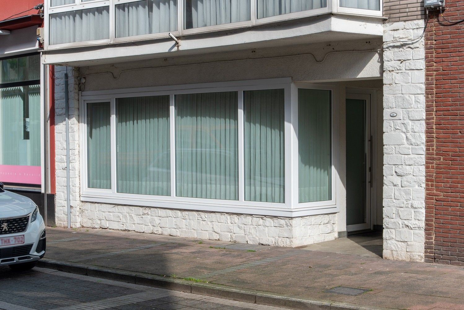 Gelijkvloers 1 slaapkamer-appartement met eigen stadstuin in hartje Genk foto 2