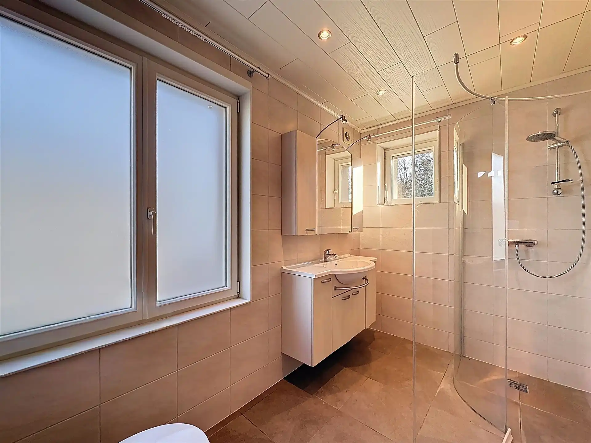 Half open bebouwing met 5 slaapkamers, garage en zicht op groen. foto 13