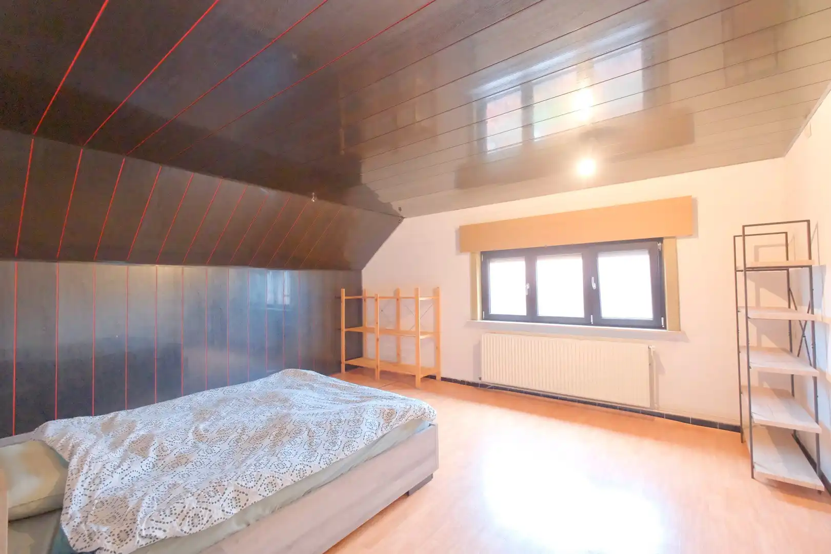 Rustig gelegen woning met 3 slpks en garage op perceel van 585 m²! foto 12