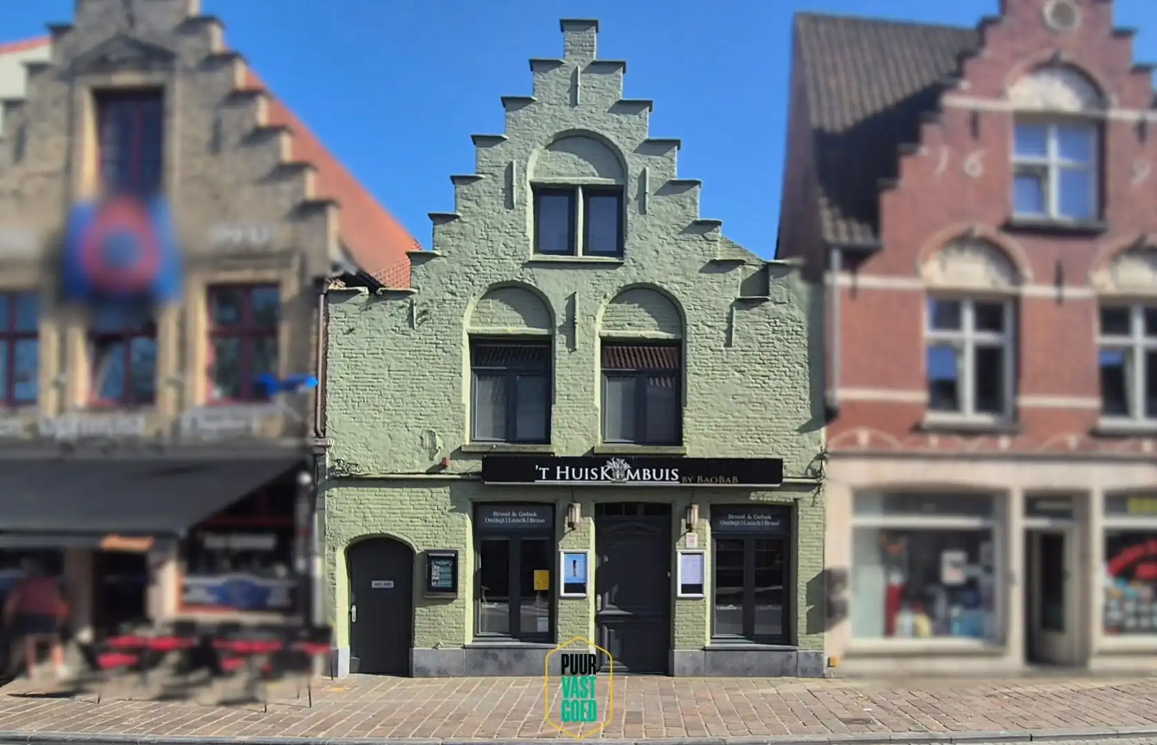 Restaurant met terras en woonst op topligging in de Langestraat foto {{pictureIndex}}