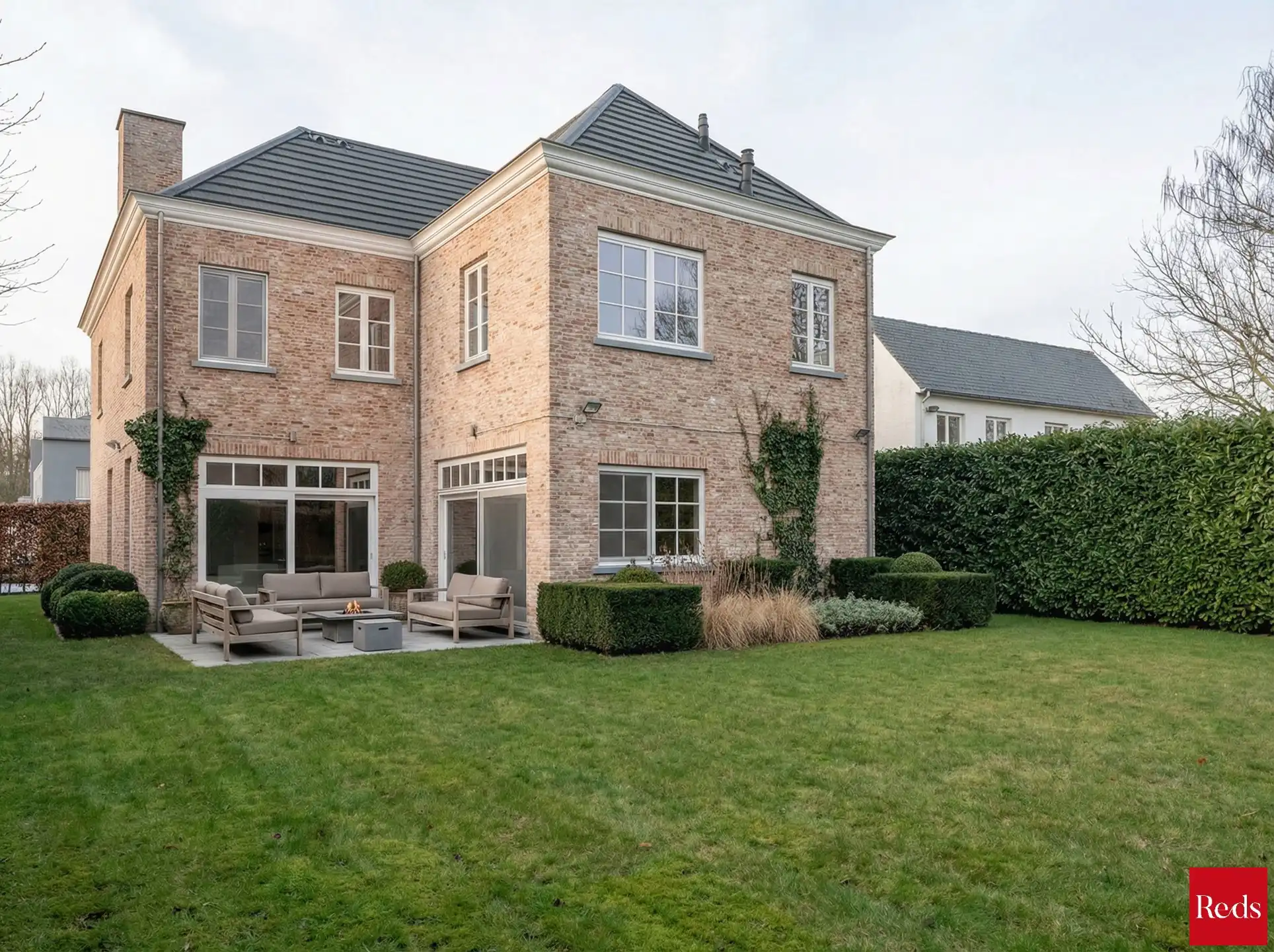 Uitzonderlijk mooie en recente woning op een toplocatie foto {{pictureIndex}}