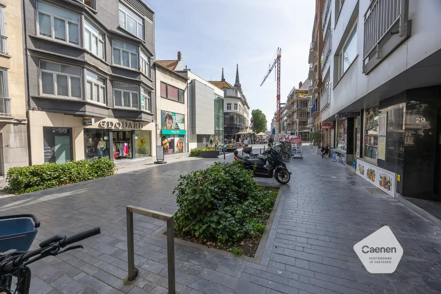 Gerenoveerd drie slaapkamer appartement op centrale ligging foto 19