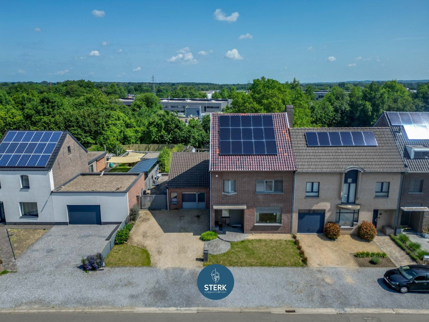 INSTAPKLARE GEZINSWONING OP EEN PERCEEL VAN 6A 63 NABIJ MAASTRICHT !  foto {{pictureIndex}}